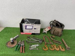 lot 63 image: Wrenches, Hooks, Tool Bag & Fittings