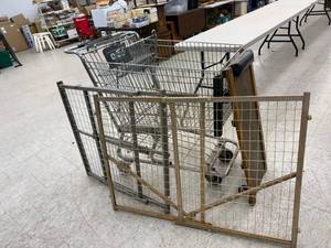 lot 70 image: Shopping Cart, Creeper & Adjustable Room Dividers