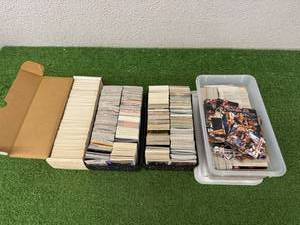 lot 84 image: Basketball Cards