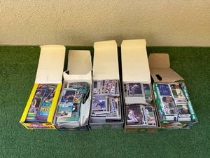 lot 86 image: Baseball Cards