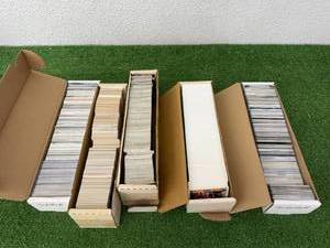 lot 93 image: Basketball Cards