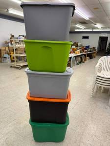 lot 160 image: 5 Totes with Lids