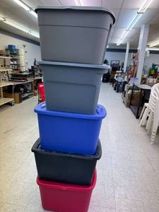 lot 161 image: 5 Totes with Lids