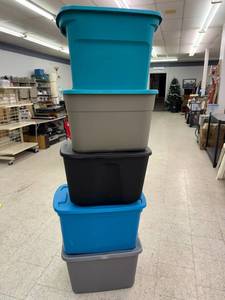 lot 162 image: 5 Totes with Lids