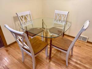 lot 80 image: Glass Top Kitchen Table and 4 Chairs