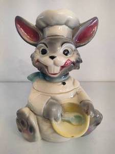lot 13 image: McCoy Happy Bunny Chef Cookie Jar