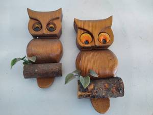 lot 56 image: Set of Vintage Wooden Owls Wall Hanging Decor