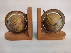 lot 23 image: Set of Globe Bookends