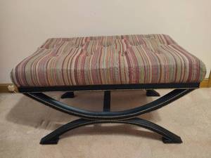 lot 125 image: Upholstered Bench