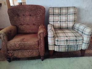 lot 183 image: Set of Two Vintage Recliners