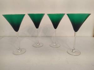 lot 34 image: Lenox Holiday Gems Emerald Green Martini Cocktail Glasses