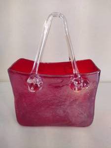 lot 36 image: Hand Blown Art Glass Red Purse