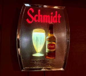 lot 52 image: Schmidt Brewing Company Bubbler Beer Sign