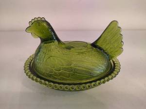 lot 6 image: Vintage Indiana Glass Olive Green Hen on Nest Candy Dish