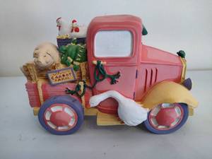 lot 67 image: Department 56 Carrot Farm Pick Up Truck