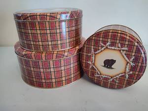 lot 76 image: Department 56 Bear Camp Nesting Tins
