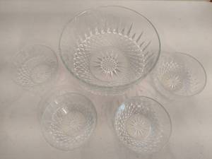 lot 86 image: Arcoroc Cut Crystal Starburst Serving Bowl  Four Side Bowls