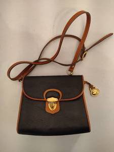 lot 110 image: Dooney & Burke Vintage Plaza Cross Body Leather Purse