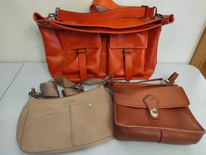 lot 112 image: Asst Ladies Shoulder & Organizer Bags