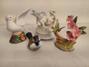 lot 140 image: Goebel, Lefton & Collectible CeramicPorcelain Birds