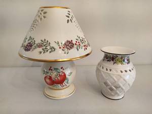 lot 146 image: Lenox Tea Light Holders