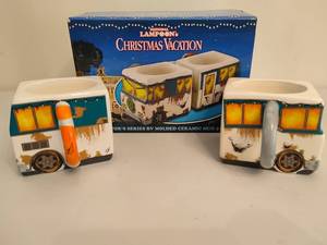 lot 166 image: National Lampoons Christmas Vacation Ceramic RV Mugs