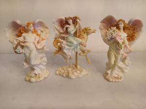 lot 160 image: Seraphim Angel Classics Collectibles