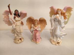 lot 161 image: Seraphim Angel Classics Collectibles