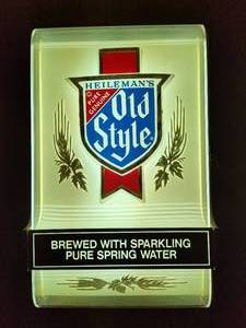 lot 201 image: Vintage 1984 Heilemans Old Stye Beer Illuminated Sign