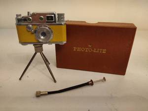 lot 176 image: Photolite Vintage Lighter