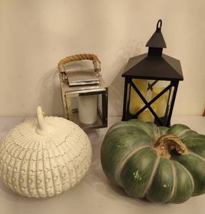 lot 180 image: Ceramic Pumpkins & Lanterns