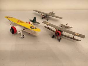 lot 209 image: Lot of Model Airplanes