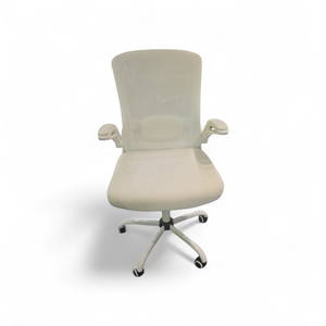 lot 19 image: White Contemporary Office Desk Chair
