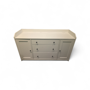 lot 68 image: White Storage Cradenza