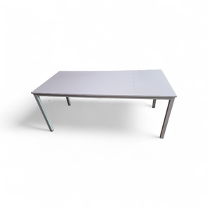 lot 211 image: White Table