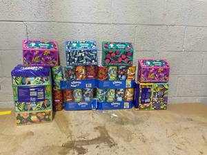 lot 400 image: LOT OF 10 Kleenex Tissues