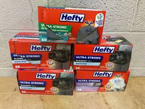 lot 403 image: LOT OF 5 Hefty Trash Bags