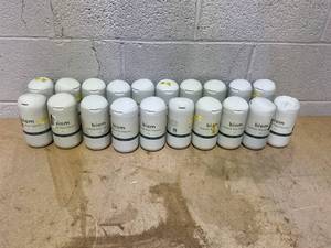 lot 424 image: LOT OF 20 Biom Mini Refillable Wipe Dispensers