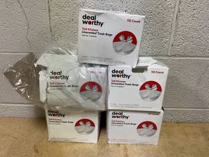 lot 425 image: LOT OF 5 Dealworthy Trash Bags