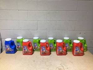 lot 39 image: LOT OF 10 Splash Ice Melt (1-Blue, 4-Red, 5-Green)