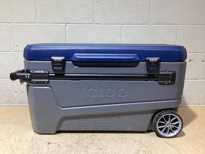 lot 132 image: Igloo Coolers Maxcold Series, Insulated Portable Cooler, Hard Coolers, Leak-Proof Ice Chest, 5 Day Ice Retention