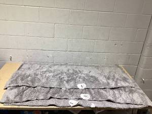 lot 140 image: LOT OF 4 Threshold Cotton Tufted 60x22 Bath Rug Runner Reversible Channel, Light Gray