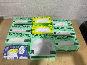 lot 333 image: LOT OF 10 up&up, Great Value Trash Bags