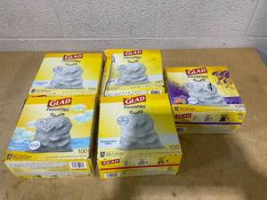 lot 334 image: LOT OF 5 Glad Trash Bags