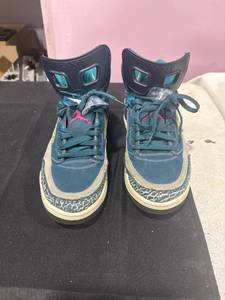 lot 2226 image: Nike Air Jordan 3 Retro Sneakers