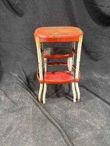 lot 2229 image: Vintage Metal Step Stool