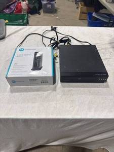 lot 2236 image: Motorola Modem & Magnavox DVD Player Lot