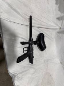 lot 2250 image: Gryphon Paintball Marker
