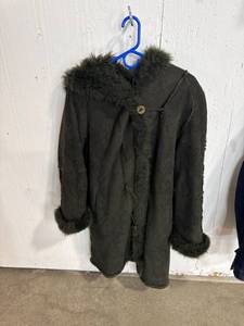 lot 2254 image: Utex Design Faux Fur Coat LARGE