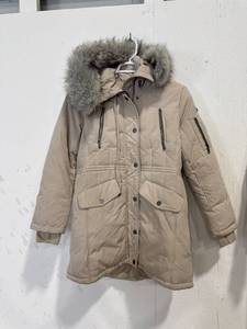 lot 2260 image: BCBGMAXAZRIA Winter Coat LRG